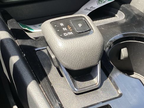 Used 2024 Nissan Rogue SV FWD image 8