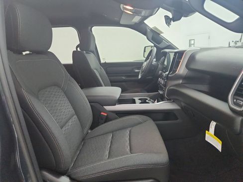 New 2026 RAM 1500 Express AWD/4WD image 30