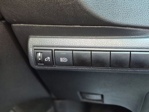 Used 2021 Toyota Corolla LE FWD image 14