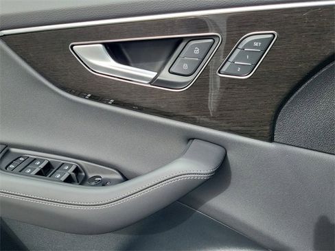 New 2026 Audi Q8 Premium Plus image 10