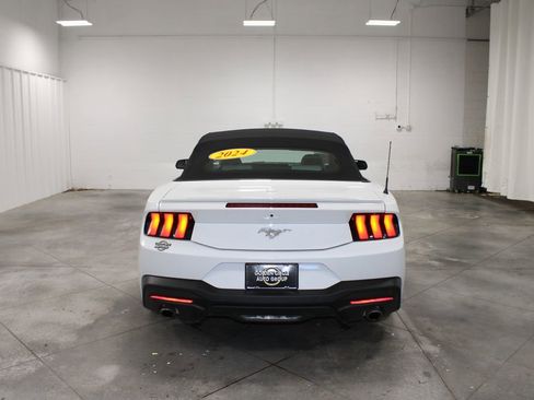 Used 2024 Ford Mustang Premium image 9