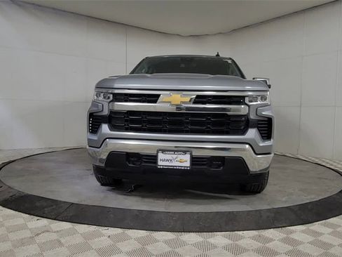 Used 2025 Chevrolet Silverado 1500 LT image 3