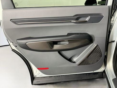 Used 2024 Kia EV9 Light Long Range RWD image 26