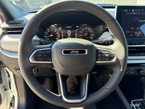 Used 2025 Jeep Compass Limited AWD/4WD image 28