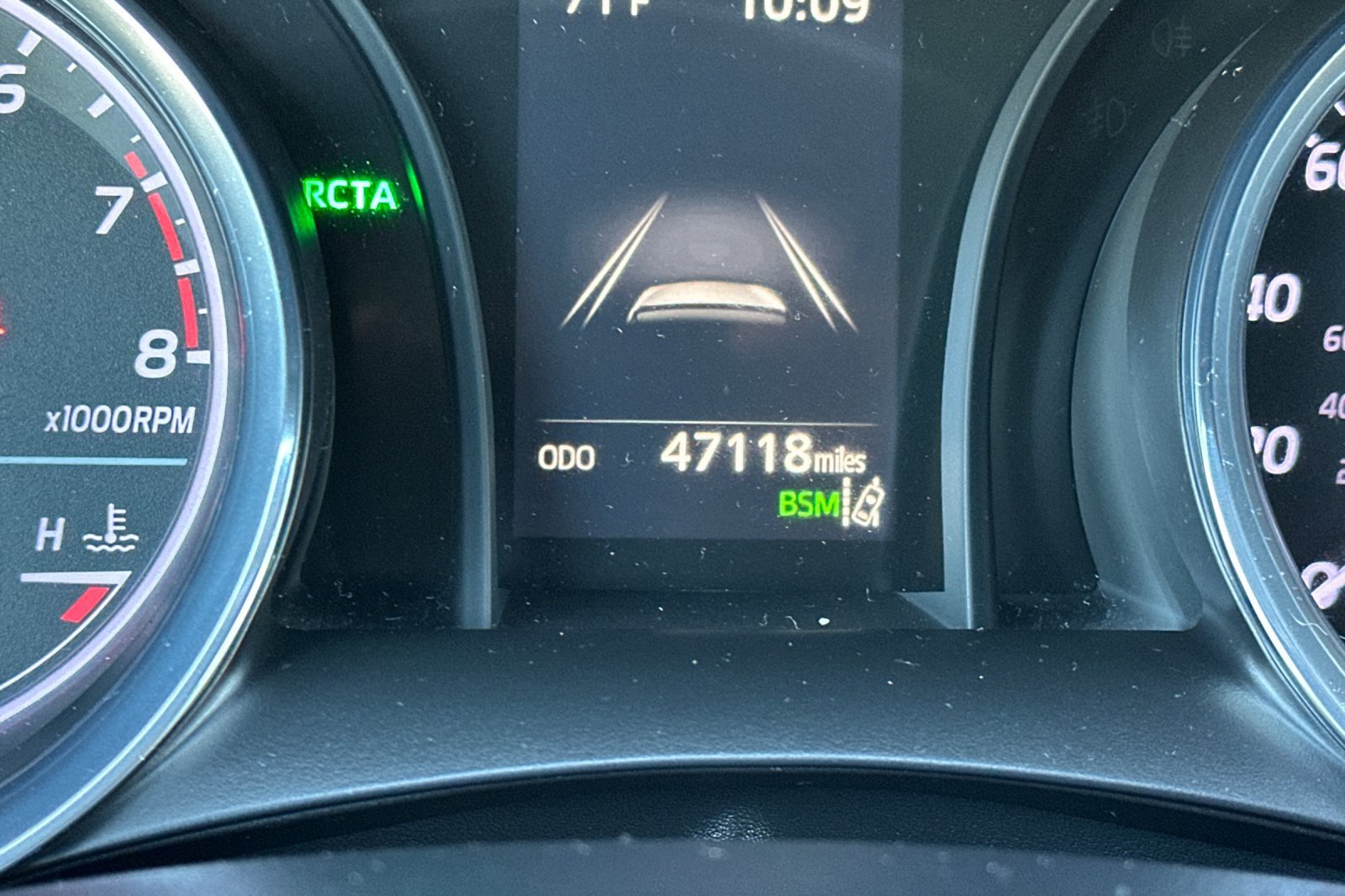 Used 2019 Toyota Camry SE w/ Convenience Package FWD image 25