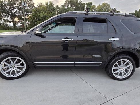 Used 2014 Ford Explorer XLT w/ Equipment Group 202A AWD/4WD image 1
