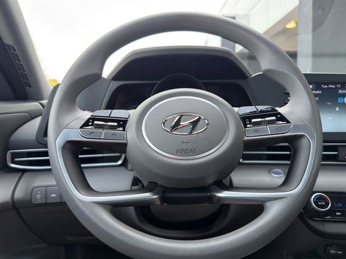 Used 2023 Hyundai Elantra SEL FWD image 24
