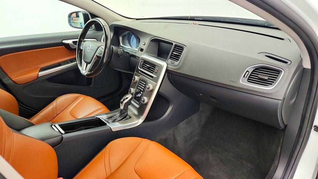Used 2015 Volvo V60 T5 Cross Country w/ Convenience Package AWD/4WD image 25