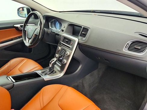 Used 2015 Volvo V60 T5 Cross Country w/ Convenience Package AWD/4WD image 25