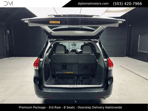 Used 2011 Toyota Sienna XLE w/ Premium Pkg FWD image 49
