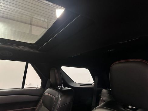 Used 2022 Ford Explorer ST-Line w/ Class IV Trailer Tow Package image 13