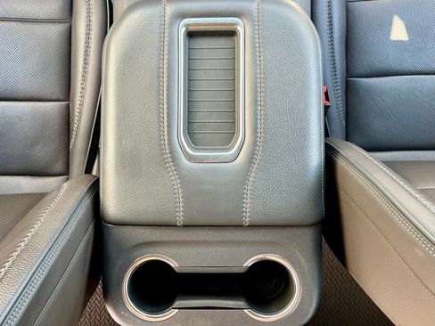 Used 2021 GMC Yukon Denali w/ Denali Premium Package image 42