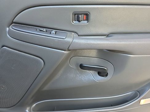 Used 2007 Chevrolet Silverado 2500 LT w/ Heavy-Duty Power Package image 20