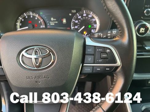 Used 2024 Toyota Highlander LE FWD image 20