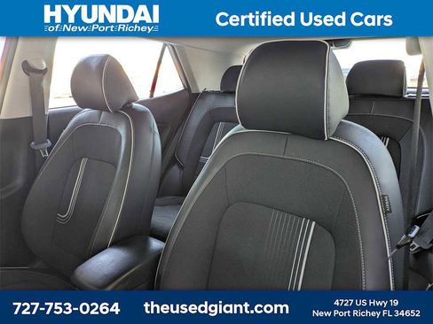 Certified 2024 Hyundai Venue Limited image 7