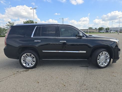 Used 2016 Cadillac Escalade Platinum AWD/4WD image 18