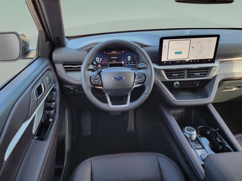 New 2026 Ford Explorer Platinum image 21