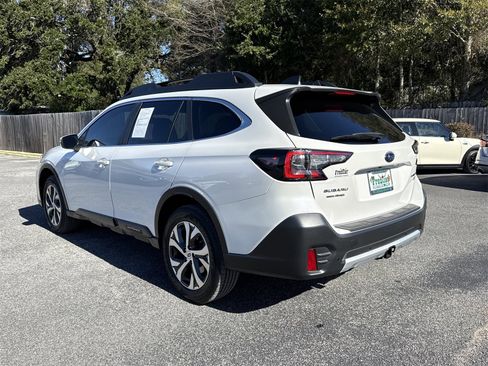 Used 2022 Subaru Outback Limited XT image 3