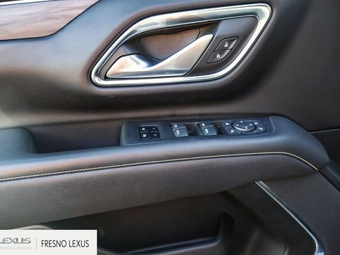 Used 2022 GMC Yukon SLT w/ SLT Premium Package image 23