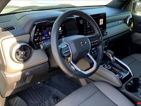 Used 2025 Chevrolet Colorado ZR2 w/ Technology Package image 17