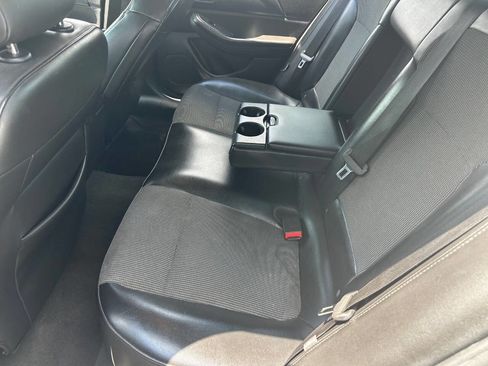 Used 2016 Chevrolet Malibu LT image 16