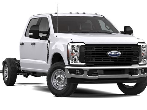 New 2026 Ford F250 XL w/ XL Chrome Package image 4