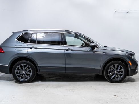 Used 2022 Volkswagen Tiguan SE AWD/4WD image 8