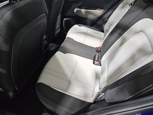 New 2025 Hyundai Venue SEL image 25