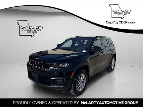 New 2026 Jeep Grand Cherokee Laredo image 1