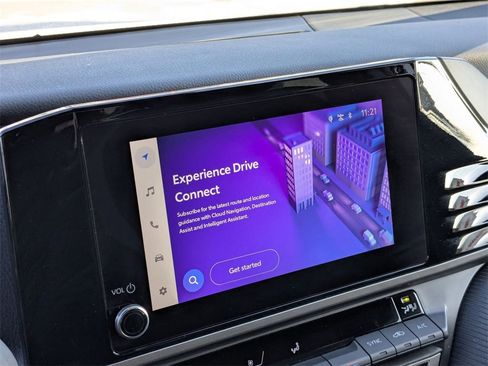 Used 2025 Toyota Camry SE image 23