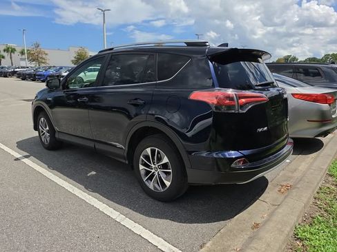 Used 2017 Toyota RAV4 XLE w/ All Weather Liner Package AWD/4WD image 4