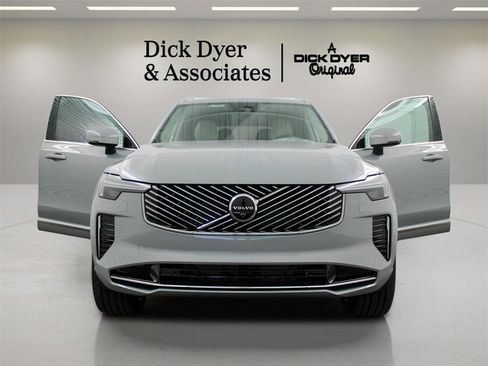 New 2026 Volvo XC90 B6 Ultra image 8