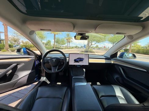 Used 2022 Tesla Model 3 RWD image 11