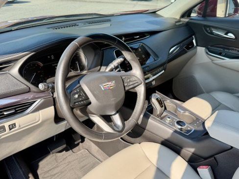 Used 2019 Cadillac XT4 Luxury FWD image 6