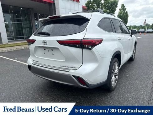 Used 2023 Toyota Highlander Platinum AWD/4WD image 11