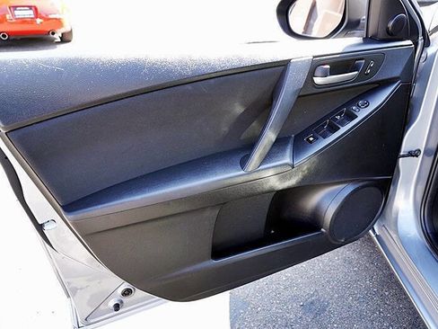 Used 2012 MAZDA MAZDA3 i Touring image 23