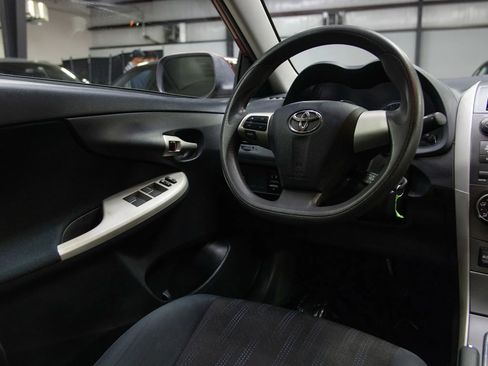 Used 2011 Toyota Corolla S image 32