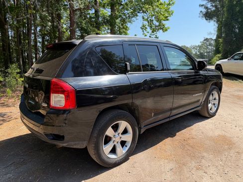 Used 2013 Jeep Compass Latitude FWD image 5