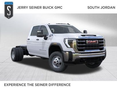 New 2025 GMC Sierra 3500 Pro w/ Convenience Package