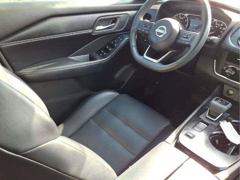 Certified 2024 Nissan Rogue SV w/ SV Premium Package FWD image 9