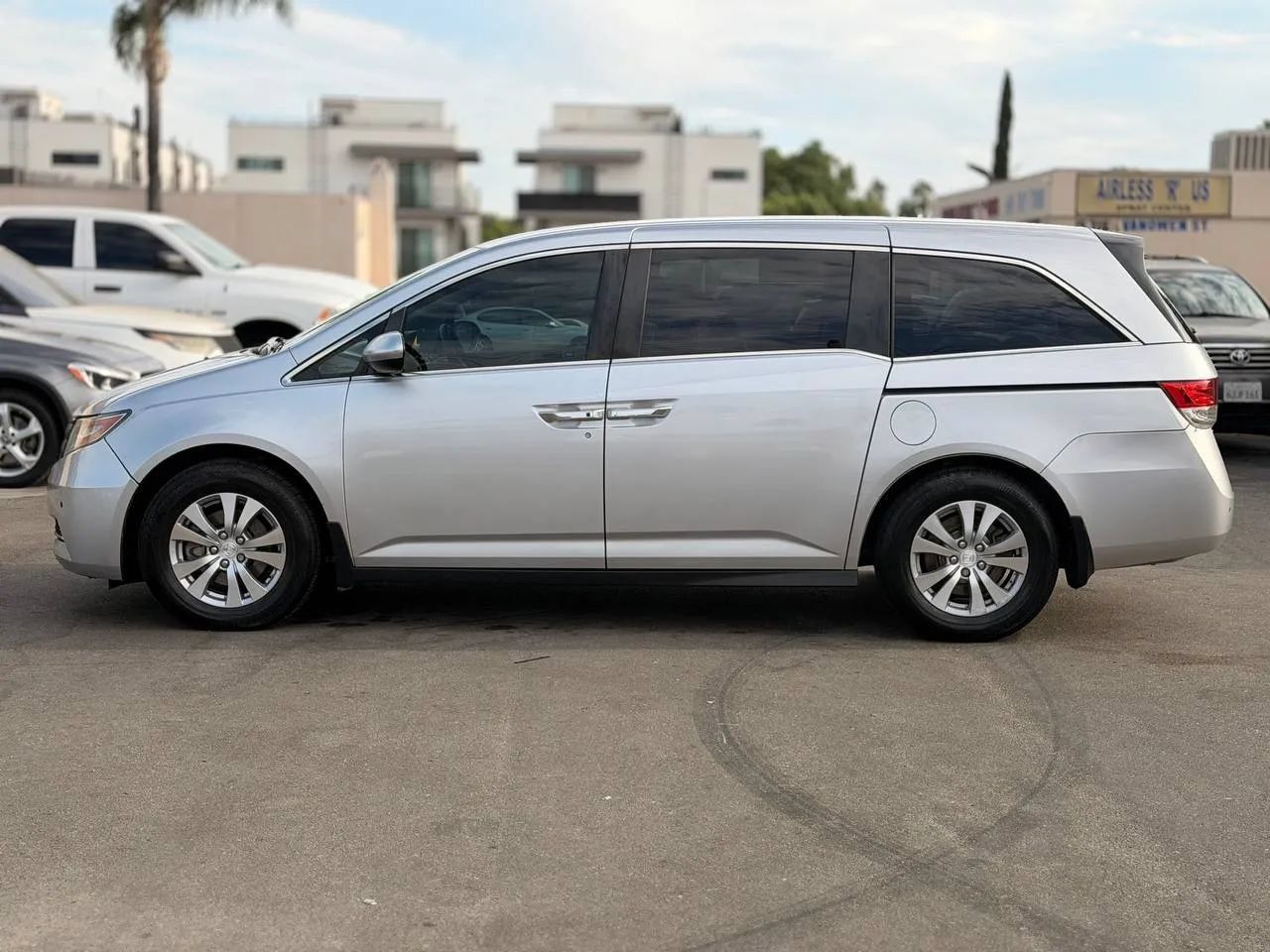 Used 2015 Honda Odyssey EX image 9