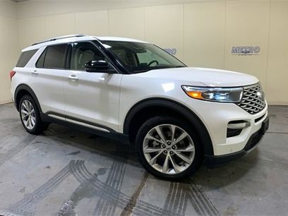 Certified 2023 Ford Explorer Platinum w/ Technology Package