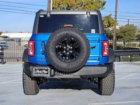 Used 2023 Ford Bronco Wildtrak image 8