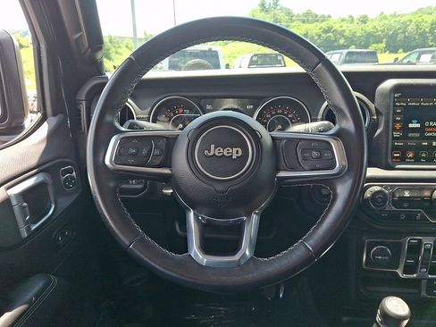 Used 2022 Jeep Gladiator Overland w/ Popular Equipment Package AWD/4WD image 19