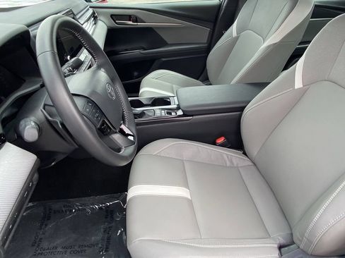 Used 2026 Toyota Camry SE FWD image 22