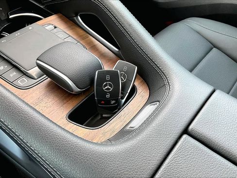 Certified 2025 Mercedes-Benz GLE 350 4MATIC image 15