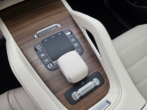 New 2026 Mercedes-Benz GLS 450 4MATIC image 17