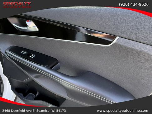 Used 2019 Kia Sorento SX image 32