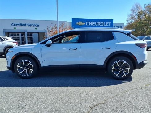 New 2026 Chevrolet Equinox EV LT image 6