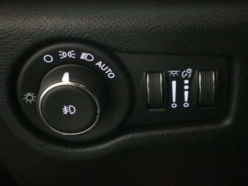 New 2026 Chrysler Pacifica Select image 35